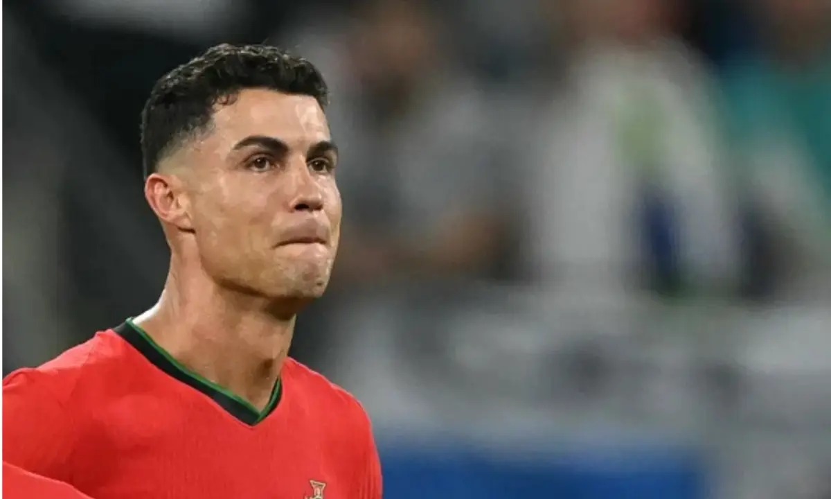 You are currently viewing Cristiano Ronaldo has every reason to cry – Adebayor